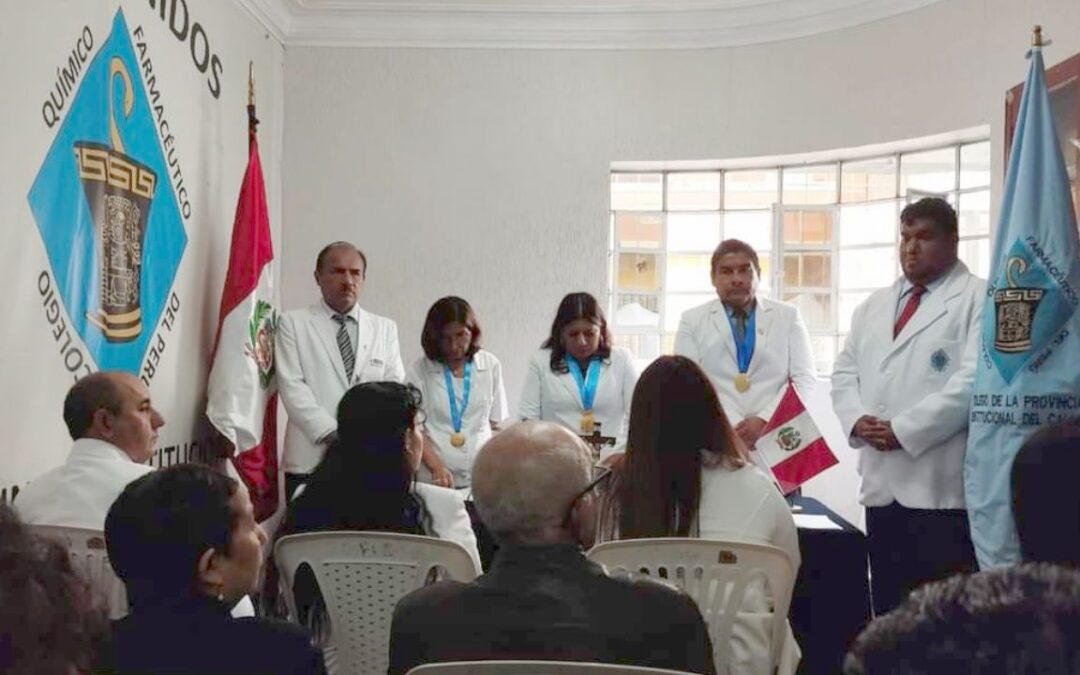 Decano participa en la mesa de honor en la Ceremonia de Colegiatura, en el CQF Callao