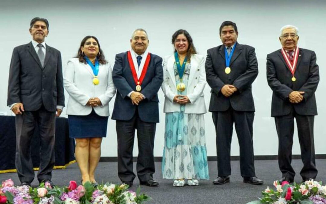 Decano participa en ceremonia conmemorativa del Día del Químico Farmacéutico Peruano en sede el Colegio Químico Farmacéutico del Perú