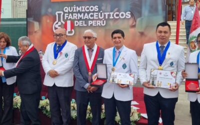 Ceremonia de reconocimiento a los Químico Farmacéuticos del Perú
